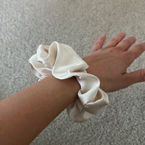 Fabletics Hair Scrunchy NEVER USED
